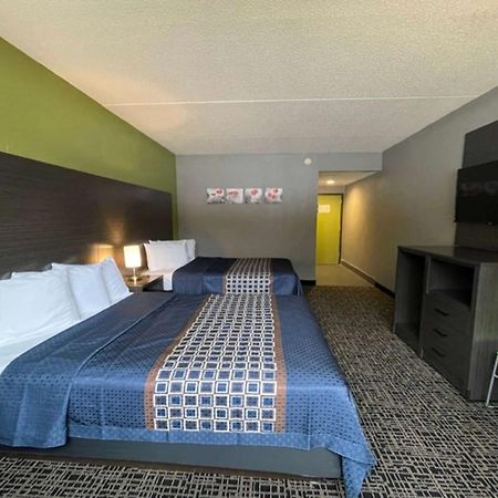 Wingate By Wyndham Lake George Bagian luar foto