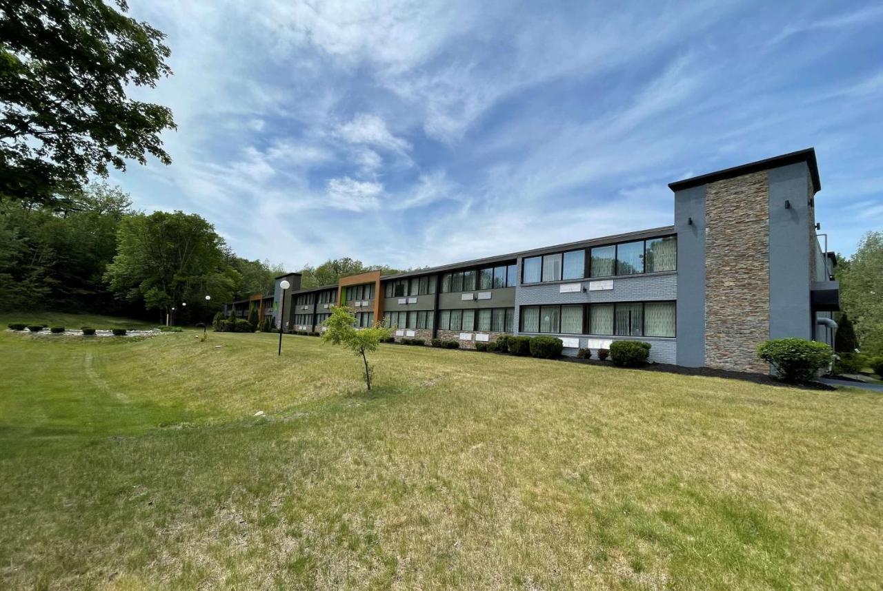 Wingate By Wyndham Lake George Bagian luar foto