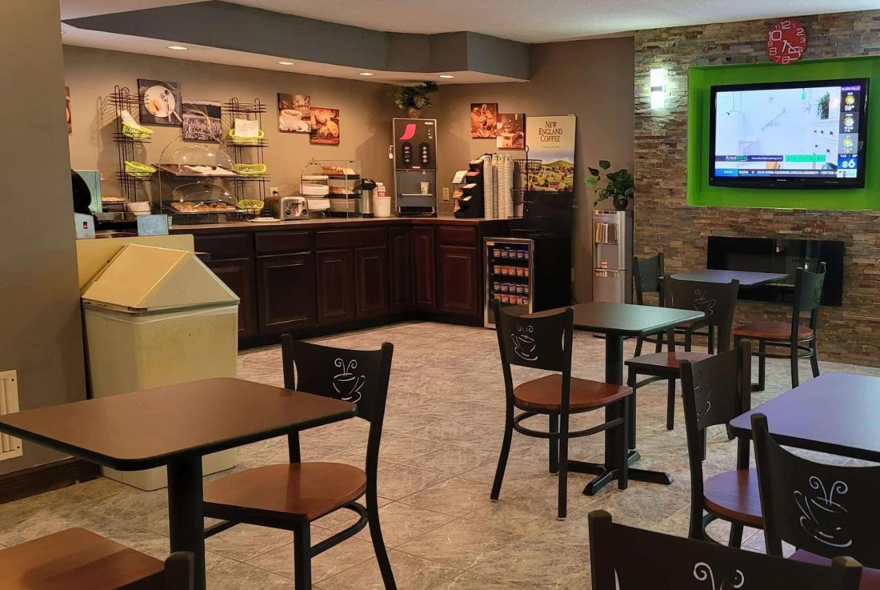 Wingate By Wyndham Lake George Bagian luar foto