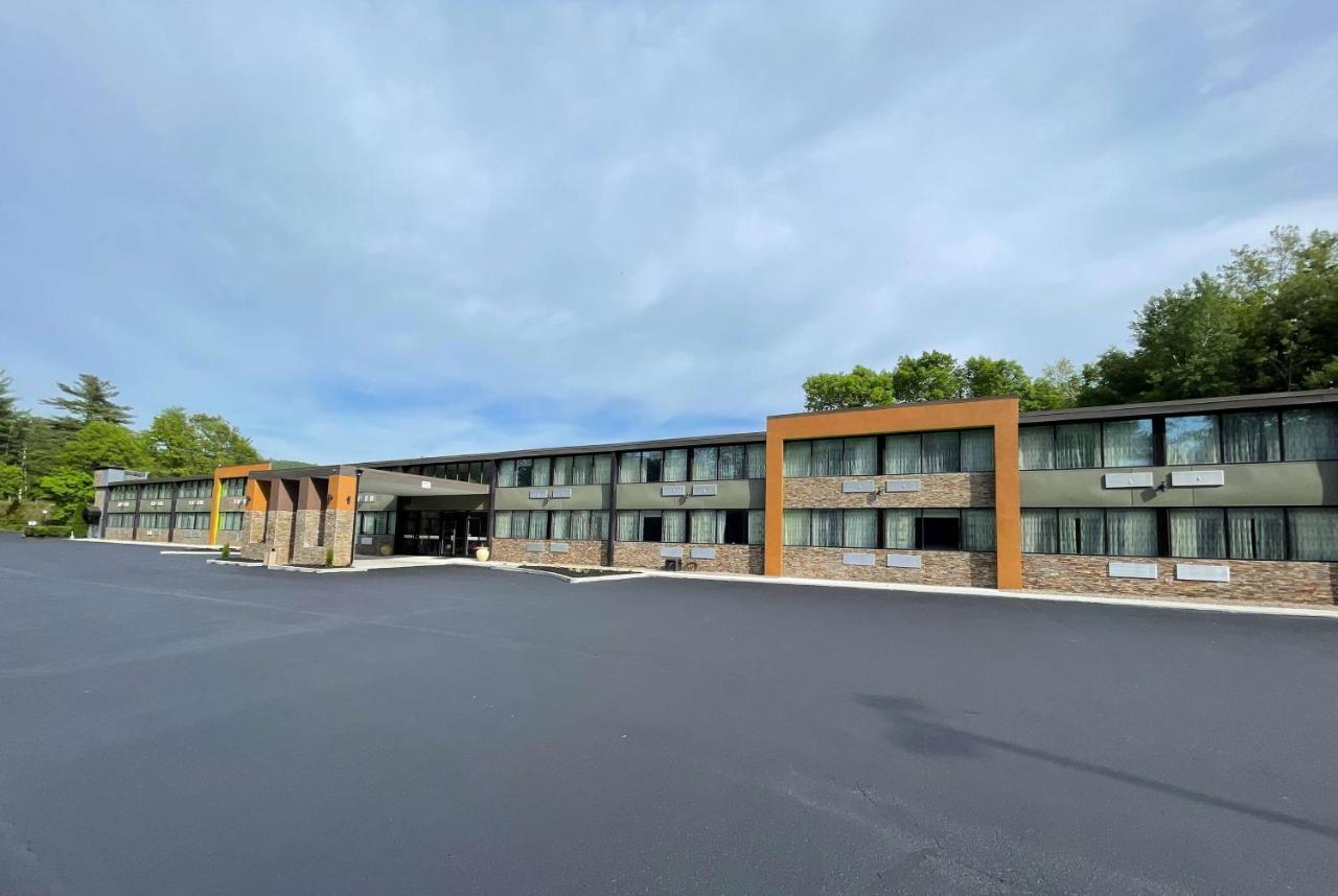 Wingate By Wyndham Lake George Bagian luar foto