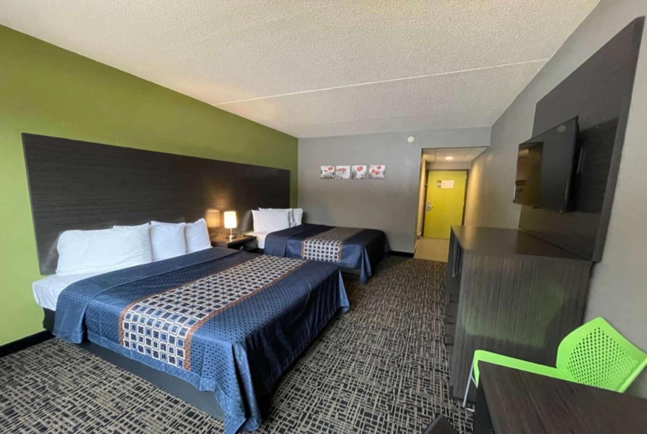 Wingate By Wyndham Lake George Bagian luar foto
