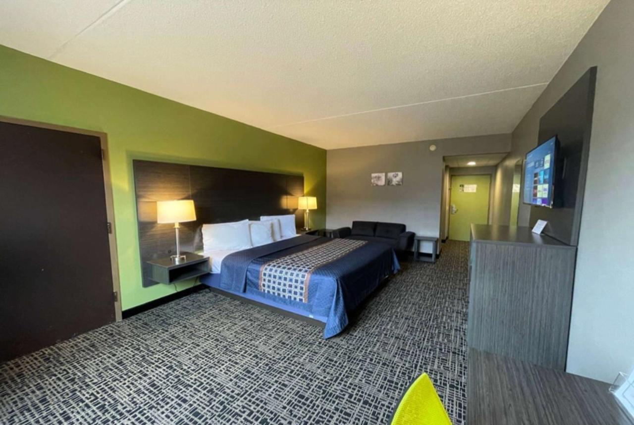Wingate By Wyndham Lake George Bagian luar foto