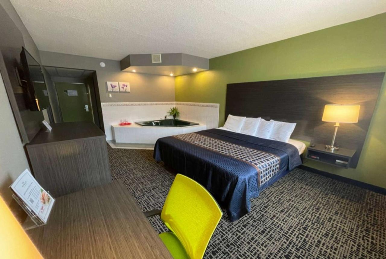 Wingate By Wyndham Lake George Bagian luar foto