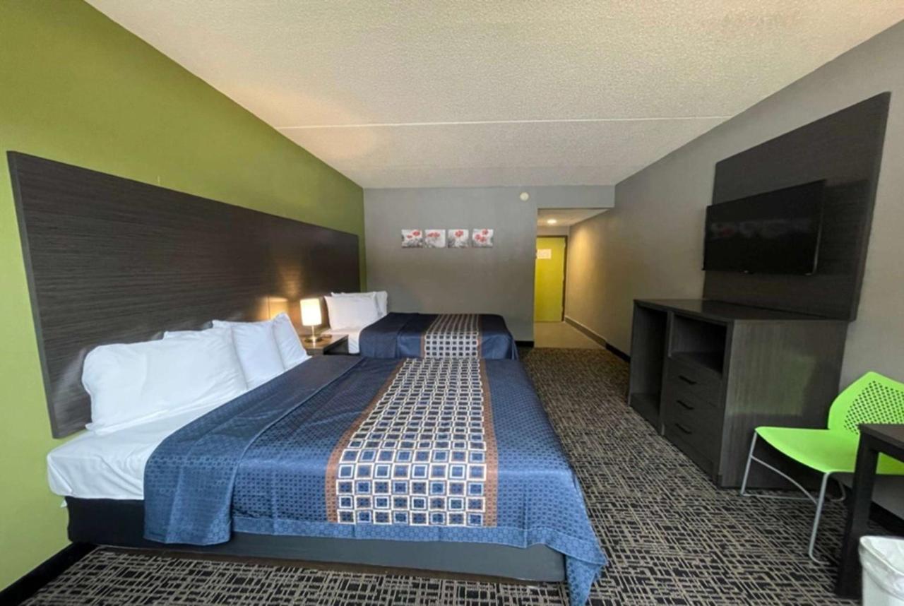 Wingate By Wyndham Lake George Bagian luar foto