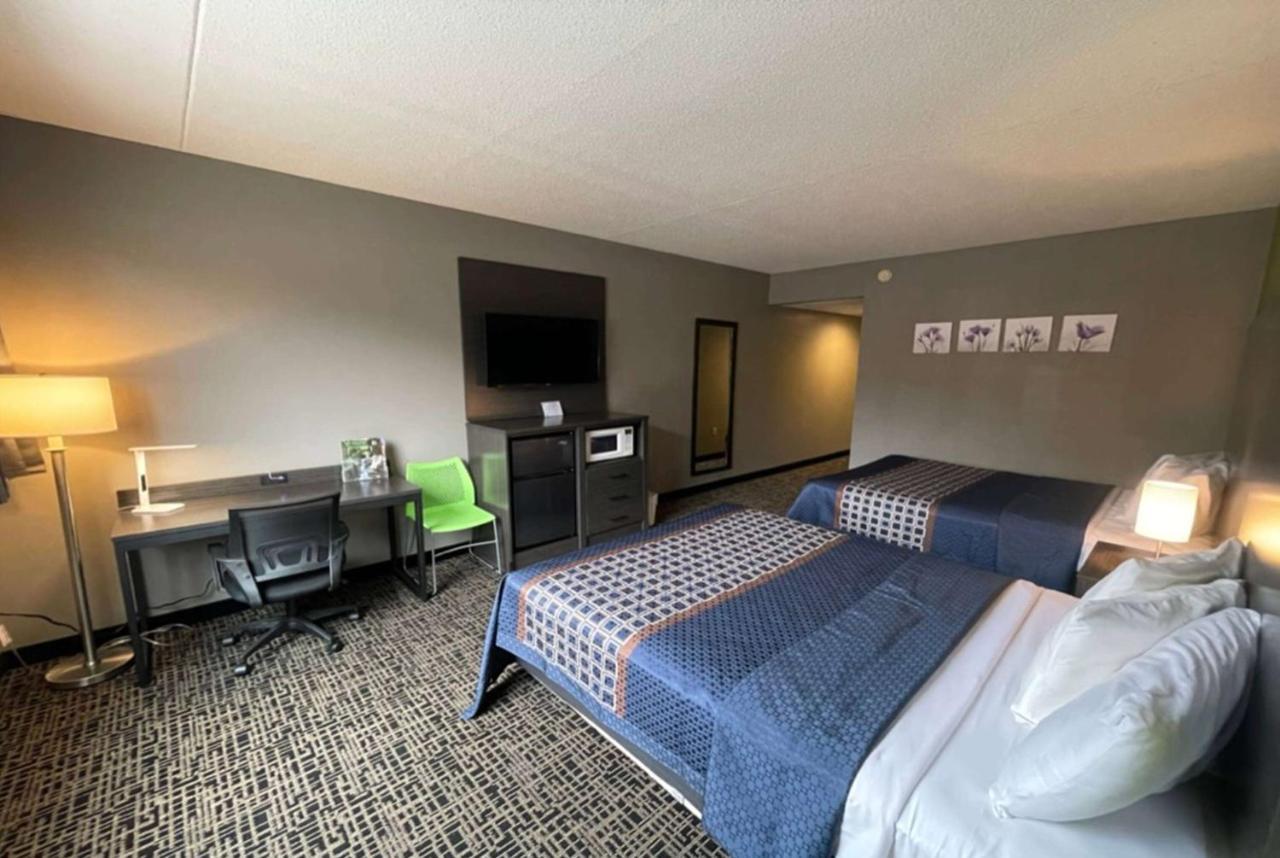 Wingate By Wyndham Lake George Bagian luar foto